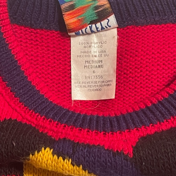 Boys size 6 sweater - Picture 2 of 2